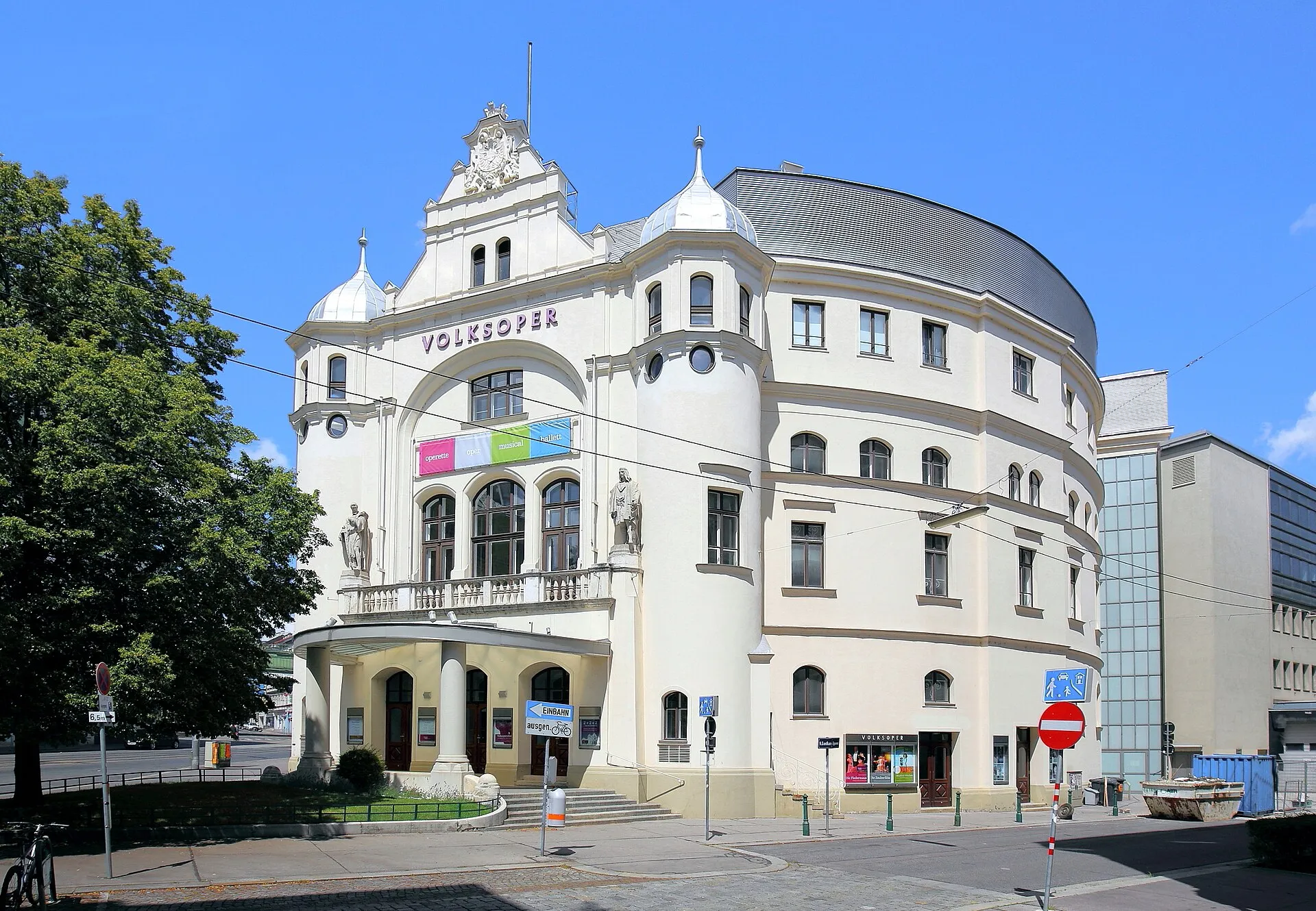 The Volksoper on the Währinger Gürtel