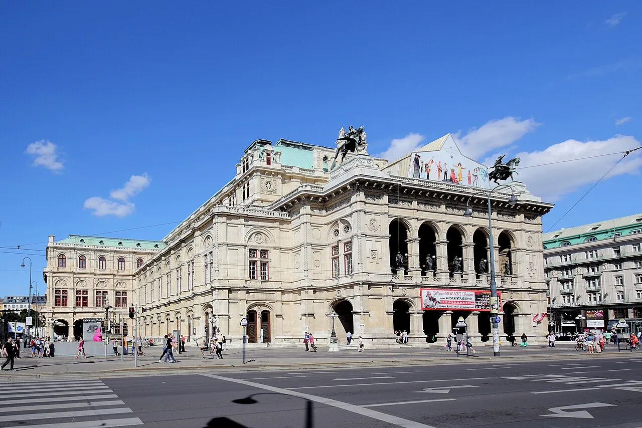 The Wiener Staatsoper on the Ringstrasse